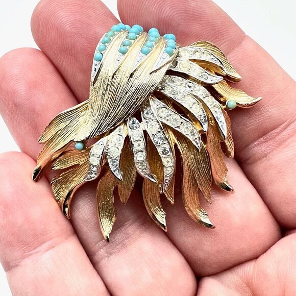 Vintage Vendome Womens Brooch Blue Clear Glass Rhinestone Pin Gold Tone - Picture 1 of 4